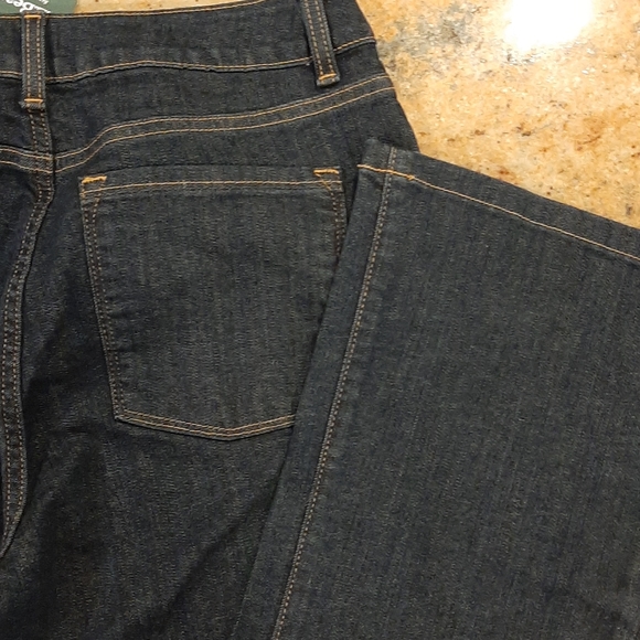 L. L. Bean True Shape Classic  Bootcut Jeans - Picture 4 of 6